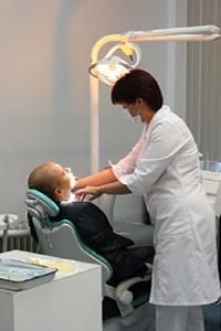 Dental therapist